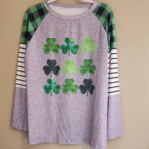 SHEIN Green Shamrock Kids Long Sleeve Shirt